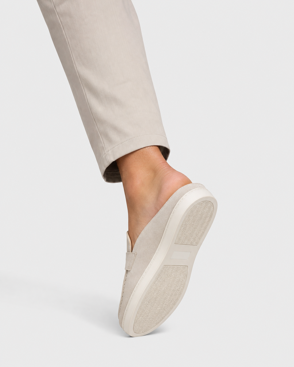 The Milan Suede Mules Off White — zool close-up