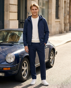 R3 Mille Jacket Marineblauw lifestyle amerikaans model