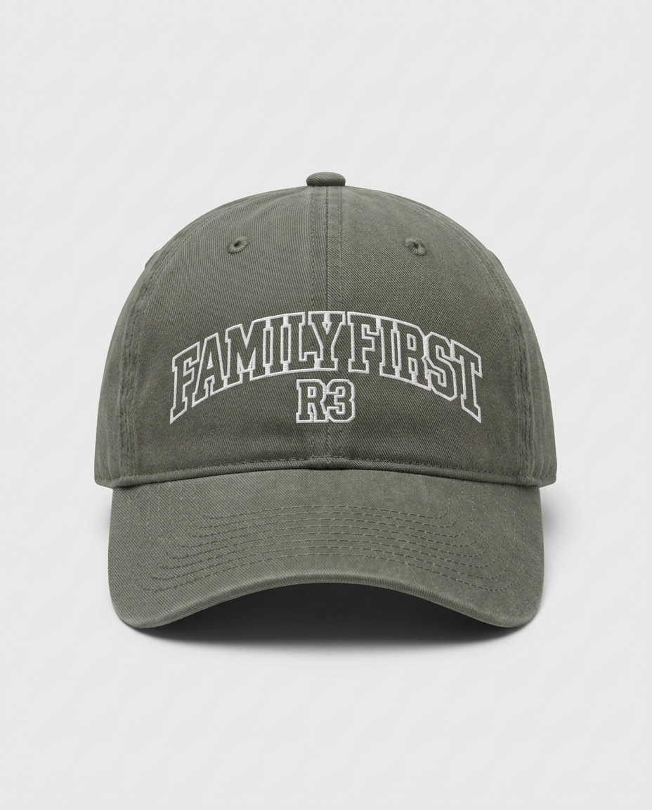 R3CEIVED Family First cap - Grijsgroen - frontaal met logo