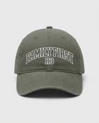 R3CEIVED Family First cap - Grijsgroen - frontaal met logo