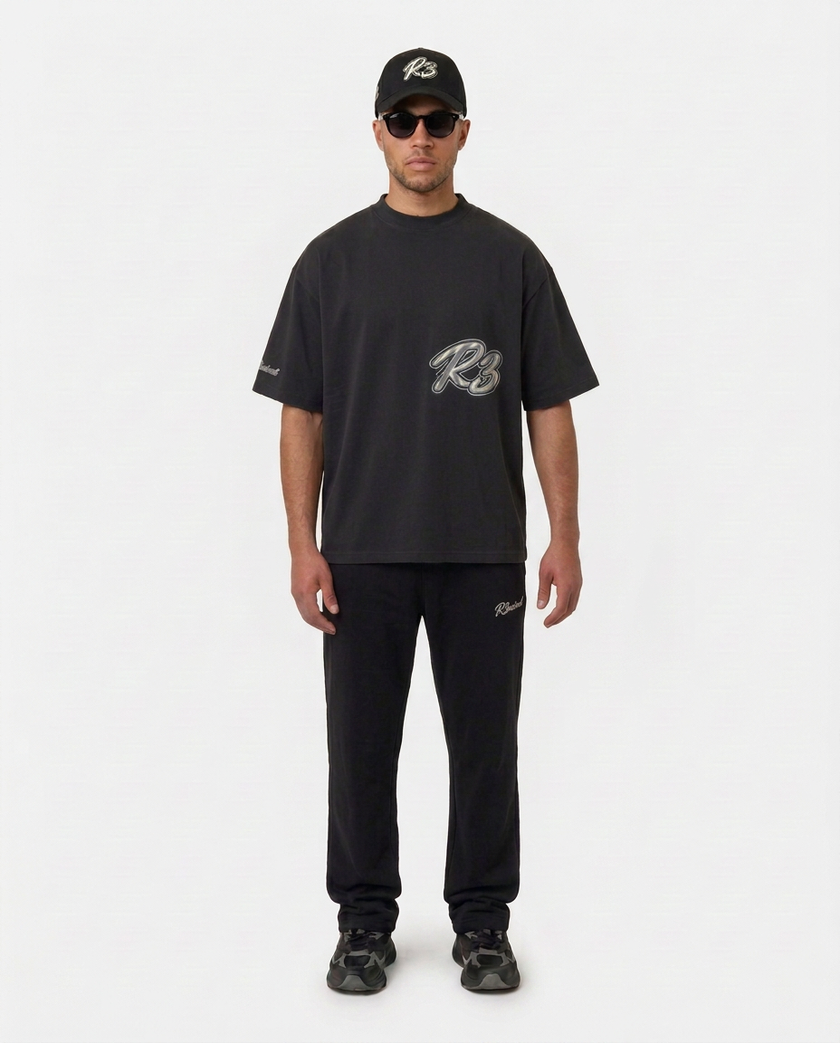 Full-body look with the black Hustlers Washed Drop-Shoulder T-Shirt by R3CEIVED